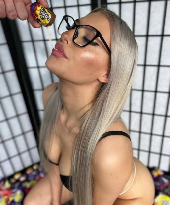 Анкета проститутки Карина - город Элегест, 24 года, №15277